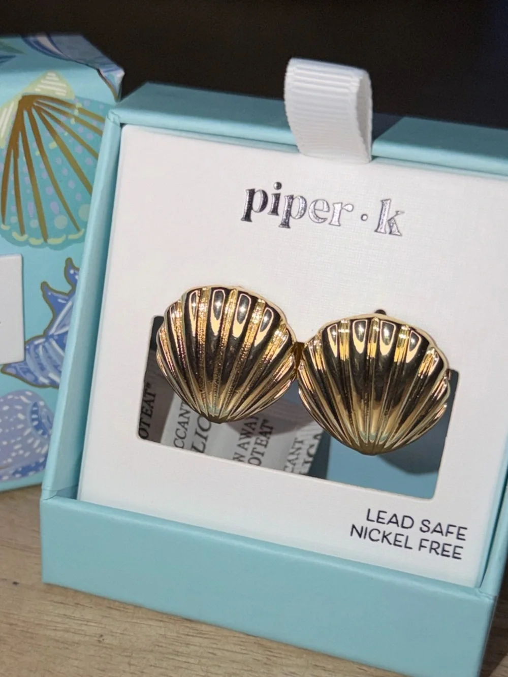 piper·k Gold Shell Stud Earrings - Shiny Gold Seashell Design